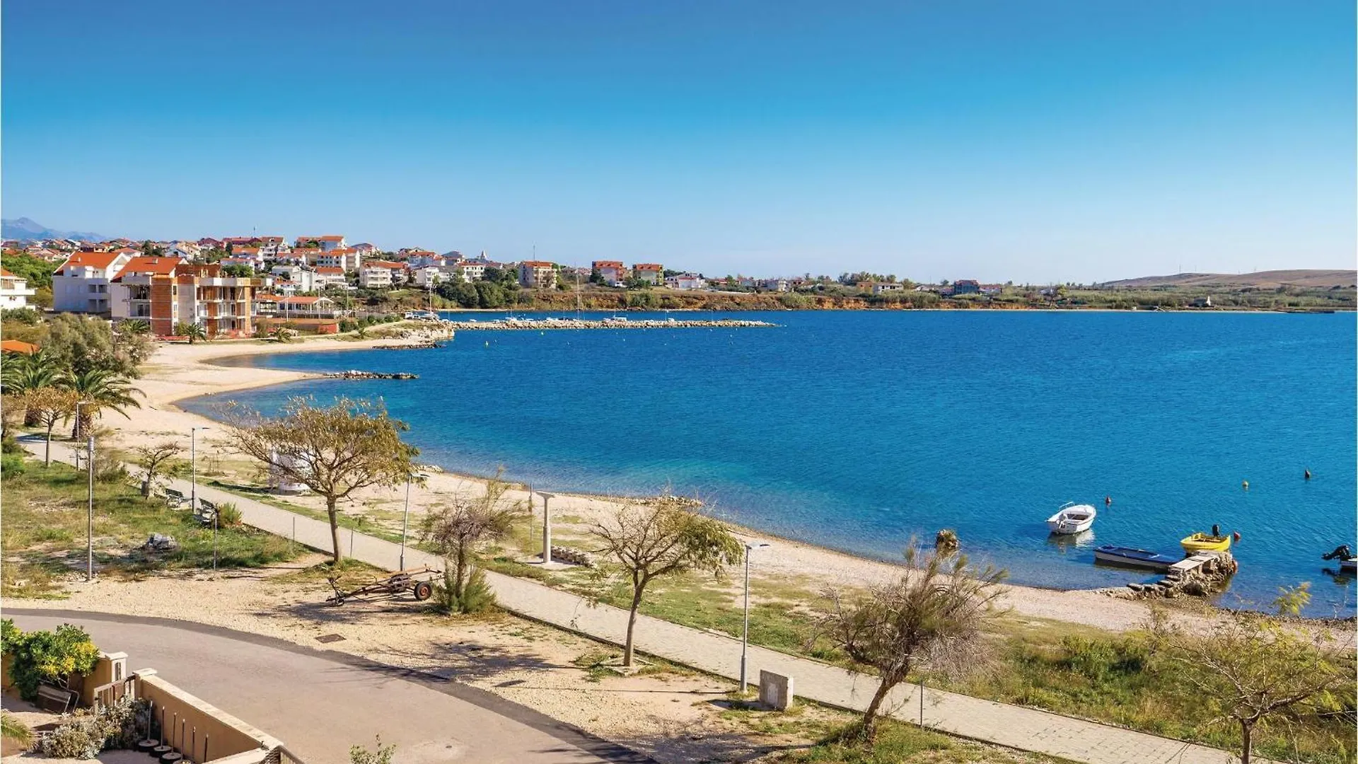 2 Bedroom Stunning Apartment In Povljana 0*,